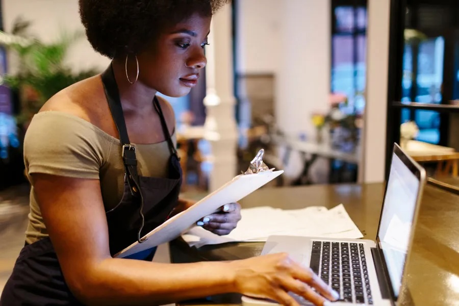 woman on laptop