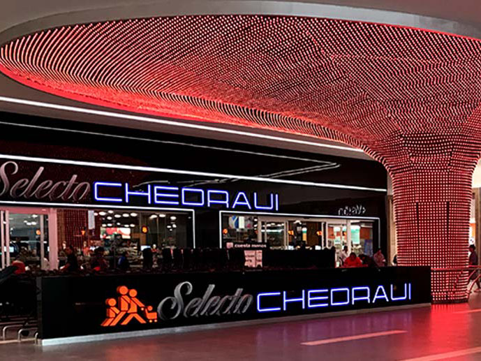 L’extérieur d’un magasin Chedraui.