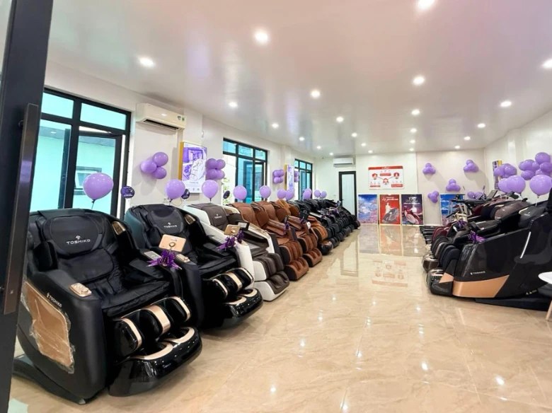 Showroom de Toshiko présentant de nombreux fauteuils de massage